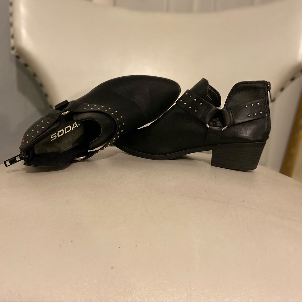 Soda studded women’s ankle boots booties women’s 7